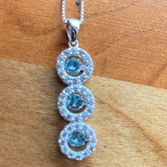 Sliver Necklace - Picture 6 of 7